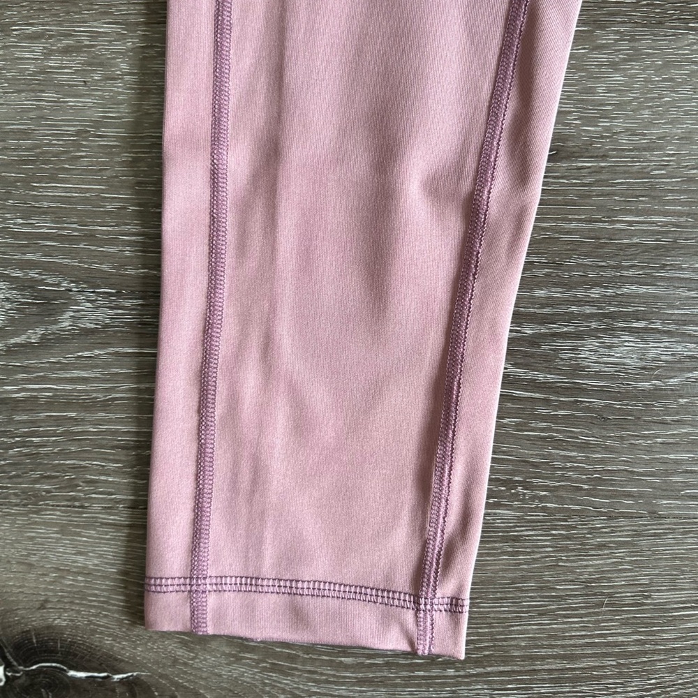 NWOT XS 0-2 Pro Fit Pink Cropped Leggings With Pockets Yoga Pants Capris - Picture 3 of 7